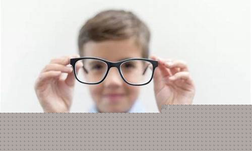近视防控眼镜有必要吗(近视眼配防控镜片有效吗)(图1)
